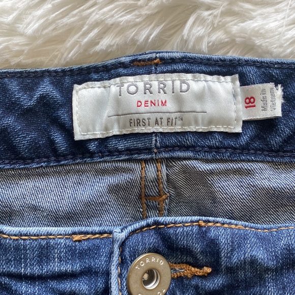 Torrid Denim FIRST AT FIT Shorts - Picture 4 of 11